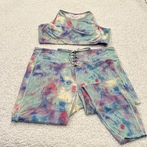 Cool Colored Activewear Set (Sport Bra & Capri Pants)